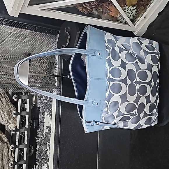 COACH Signature  Collect Leather Canvas Shoulder Bag Carolina Blue - Picture 4 of 7